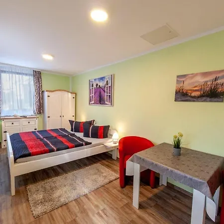 Alte-strandvogtei-sellin-garten-bungalow-4-direkt-im-herzen-vom-ostseebad-sellin Apartment Sellin (Rugen)