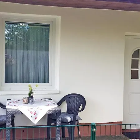 Apartment Alte-strandvogtei-sellin-garten-bungalow-4-direkt-im-herzen-vom-ostseebad-sellin *